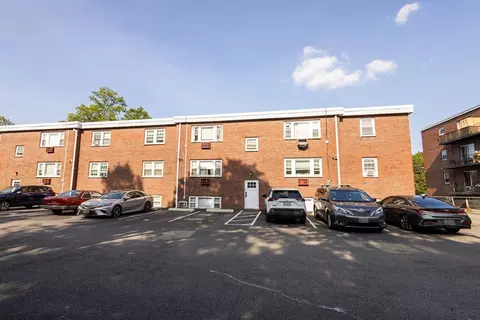 141 Willard St #3, Quincy, MA 02169