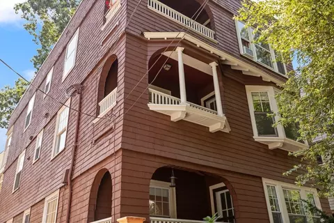 70 Hammond St #2, Cambridge, MA 02138