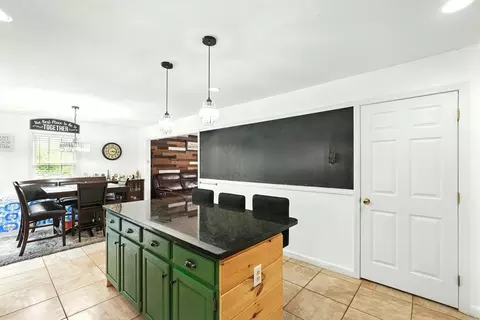 27 Wachusett St, Springfield, MA 01118 photo 16