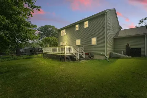 27 Wachusett St, Springfield, MA 01118 photo 39