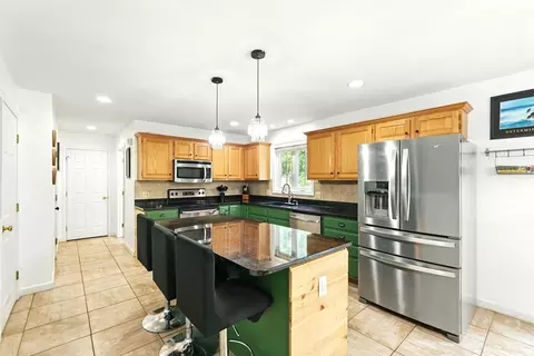 27 Wachusett St, Springfield, MA 01118 photo 13