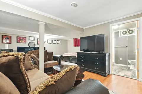 27 Wachusett St, Springfield, MA 01118 photo 29