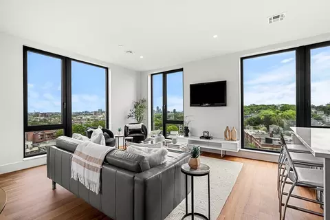 1515 Commonwealth Ave #806, Boston, MA 02135