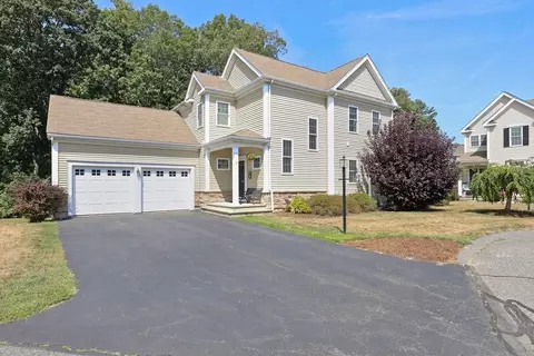 22 Sunflower Dr #11, Raynham, MA 02767