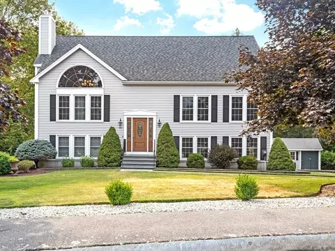 45 Hubbard Ln, Bridgewater, MA 02324