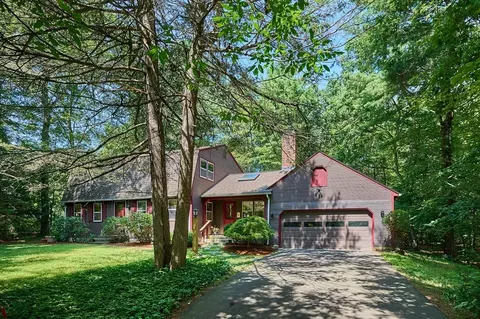 127 Pomeroy Meadow Rd, Southampton, MA 01073