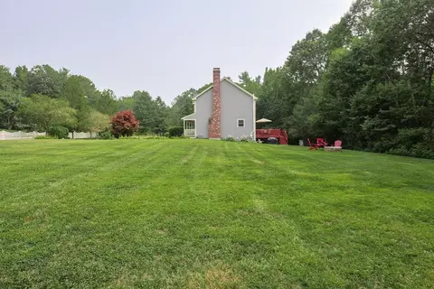 10 Bicknell Dr, Mendon, MA 01756 photo 39