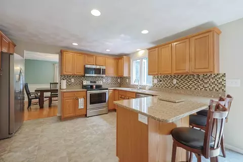 10 Bicknell Dr, Mendon, MA 01756 photo 7