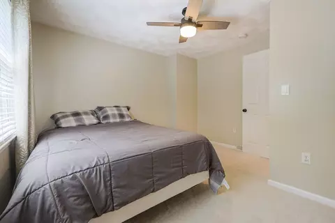 10 Bicknell Dr, Mendon, MA 01756 photo 27