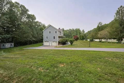 10 Bicknell Dr, Mendon, MA 01756 photo 35
