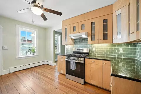 37 Payson Ave, Easthampton, MA 01027