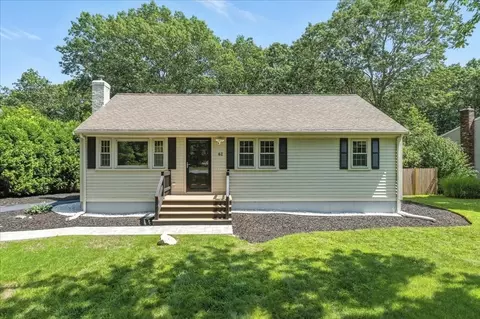 62 Jan Marie Dr, Plymouth, MA 02360