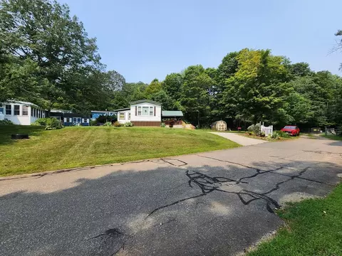 18 Ash Ln, Wales, MA 01081