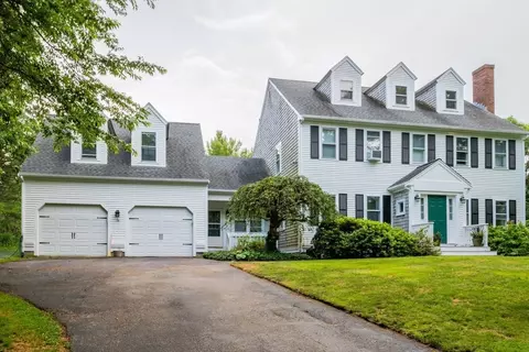 54 Bowsprit Ln, Plymouth, MA 02360