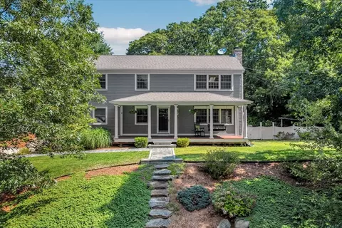2 Bray Farm Rd N, Yarmouth, MA 02675
