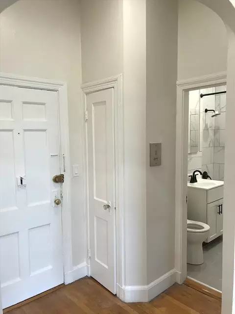 354 Beacon #8, Boston, MA 02116