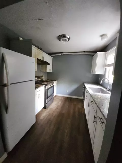 Kitchen - 139 E Hill Rd, Brimfield, MA 01010 photo 1 of 1