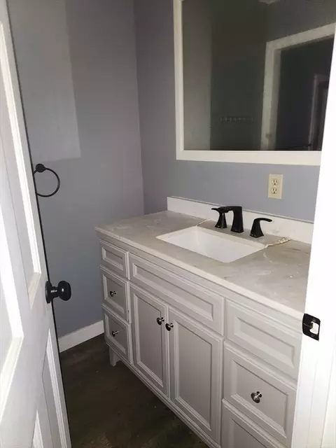 Bath - 139 E Hill Rd, Brimfield, MA 01010 photo 3 of 3