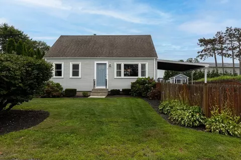 12 Grant St, Plainville, MA 02762