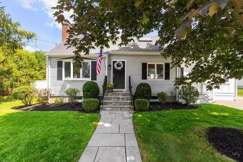 338 Thacher St, Milton, MA 02186
