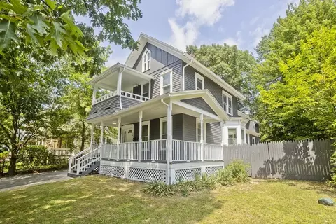 107 Thompson St, Springfield, MA 01109 photo 2