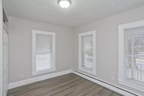 107 Thompson St, Springfield, MA 01109 photo 9