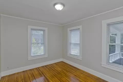 107 Thompson St, Springfield, MA 01109 photo 17