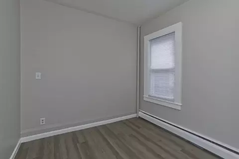 107 Thompson St, Springfield, MA 01109 photo 8