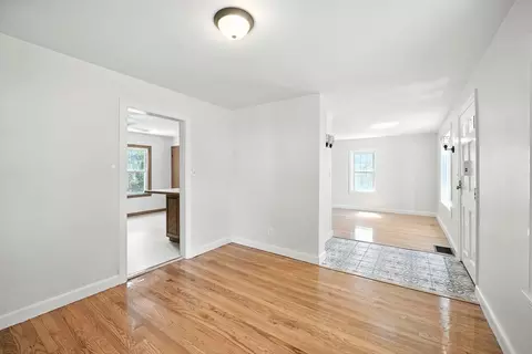 17 Marquette St, Springfield, MA 01104 photo 17
