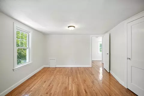 17 Marquette St, Springfield, MA 01104 photo 25