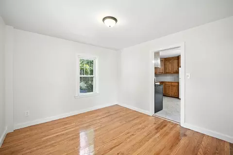 17 Marquette St, Springfield, MA 01104 photo 15