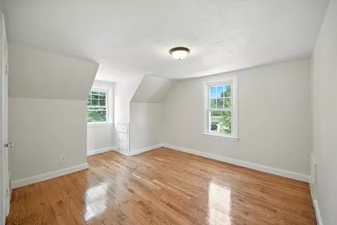 17 Marquette St, Springfield, MA 01104 photo 23