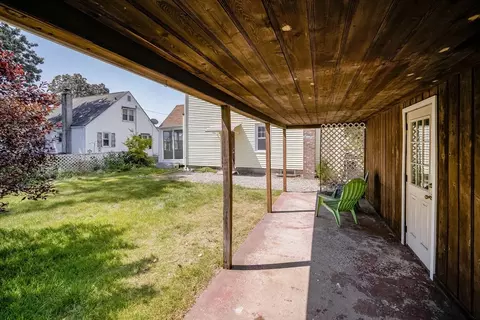 17 Marquette St, Springfield, MA 01104 photo 8