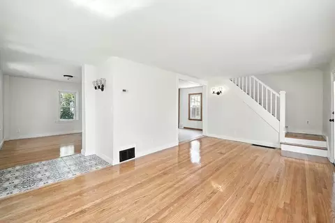 17 Marquette St, Springfield, MA 01104 photo 12