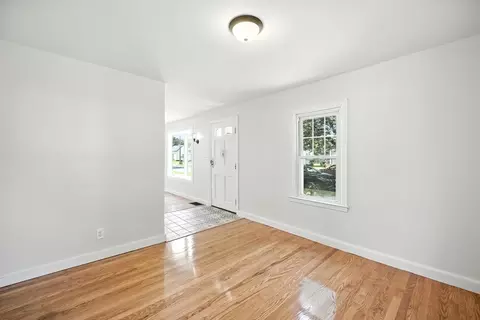 17 Marquette St, Springfield, MA 01104 photo 16