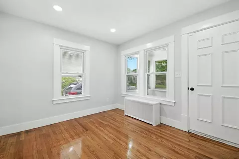 116 Merida St, Springfield, MA 01104 photo 9