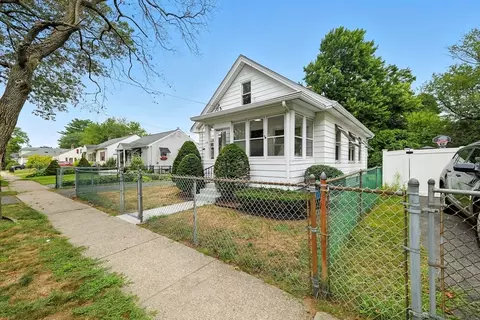 116 Merida St, Springfield, MA 01104 photo 3