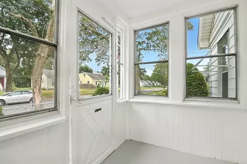 116 Merida St, Springfield, MA 01104 photo 4