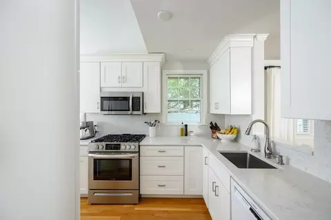 5 Adams Ct #5, Hingham, MA 02043 photo 3