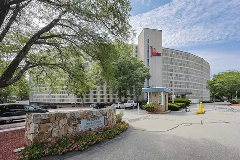 200 Swanton St #402, Winchester, MA 01890