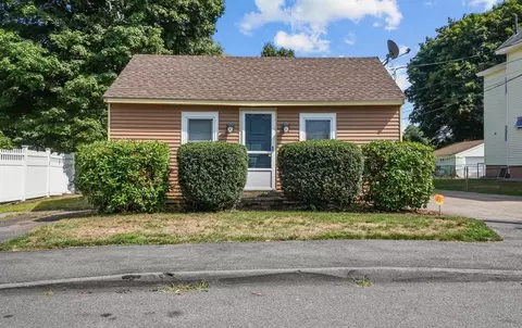 13 Stanley Ave, Taunton, MA 02780