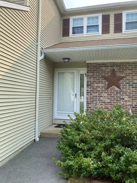 26 Chapman Pl #26, Leominster, MA 01453