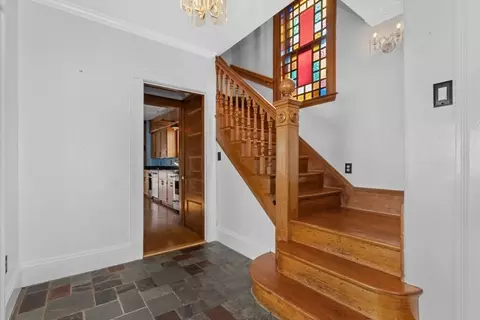 41 Centre St, Winthrop, MA 02152 photo 3