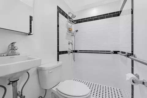 41 Centre St, Winthrop, MA 02152 photo 14