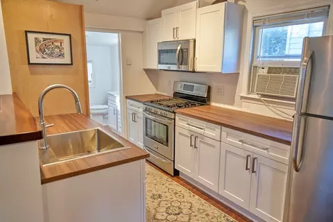 5 Gardonia St, Wareham, MA 02571 photo 8