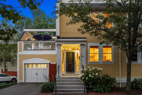 129 Merrimac St #20, Newburyport, MA 01950