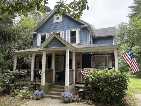 33 Spencer St, Millis, MA 02054 photo 2