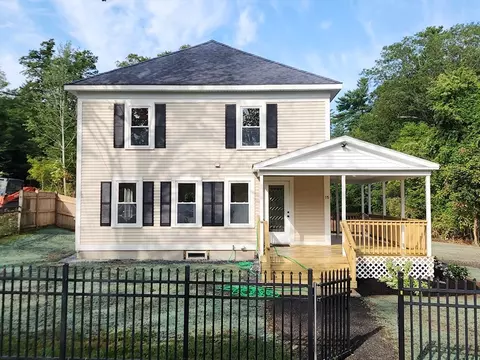 15 Cottage St, Winchendon, MA 01475