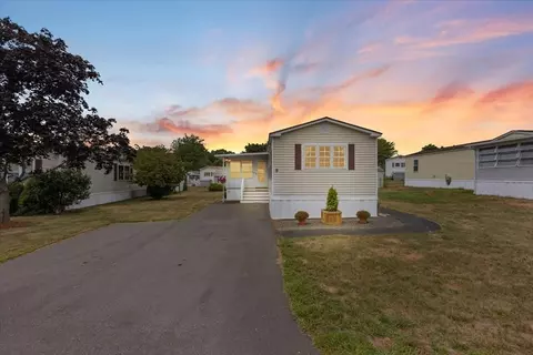 9 Puritan Rd, Taunton, MA 02780