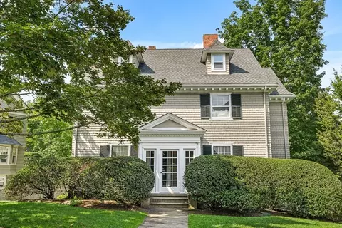 19 Glengarry Rd, Winchester, MA 01890